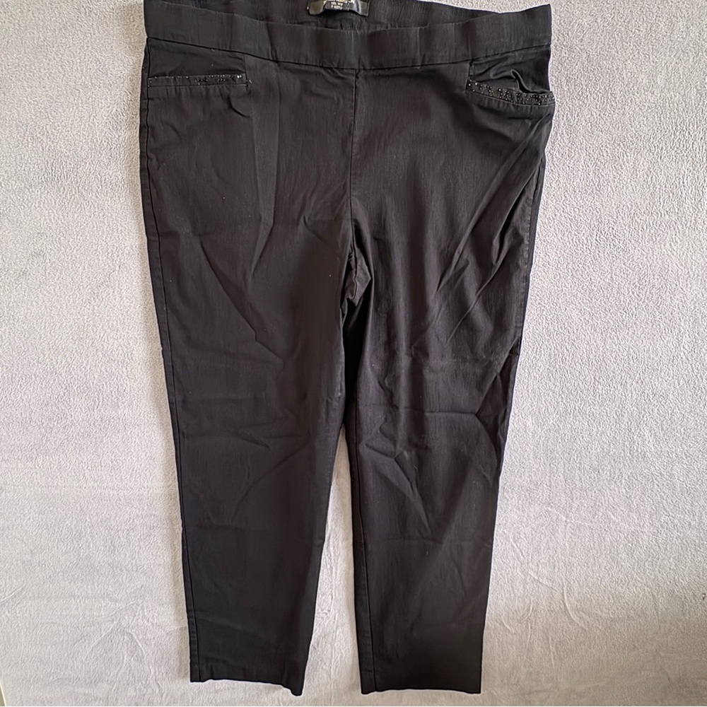89th & Madison Black Straight Leg Women's Ankle Pants 16 Pocket Detail